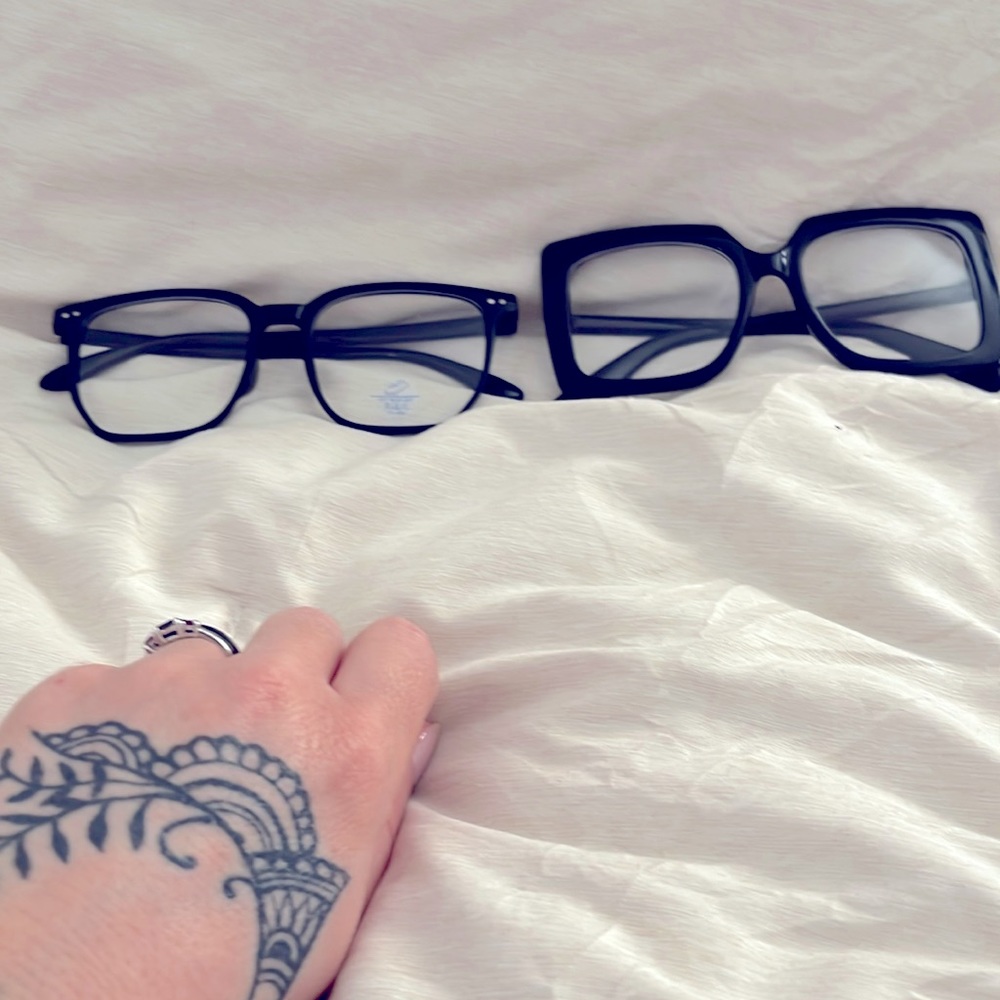 NWOT 2 pair of fun glasses